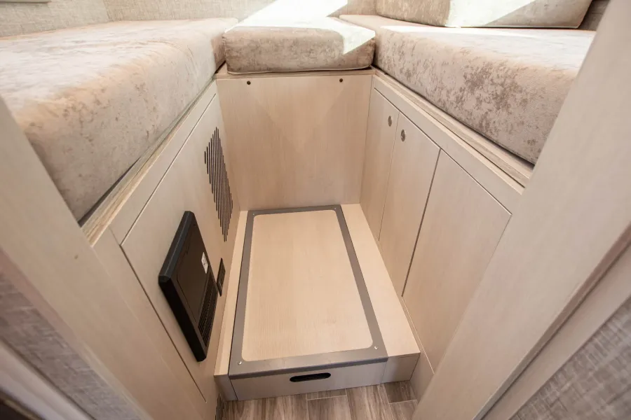 2026 Tiffin Wayfarer 25XLW | Photo 18 of 20