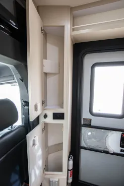 2026 Pleasure-way Plateau XLTW | Thumbnail Photo 12 of 24