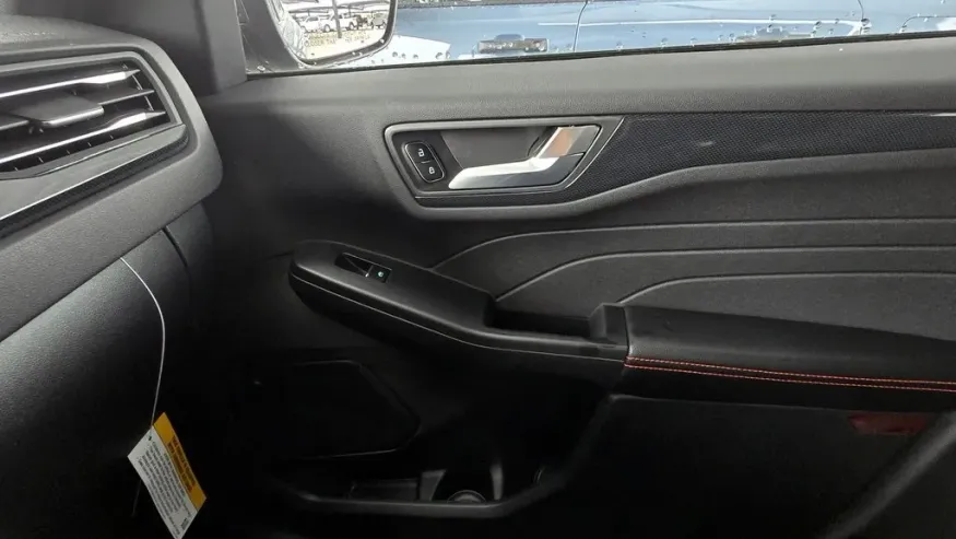 2026 Ford Escape | Photo 27 of 30