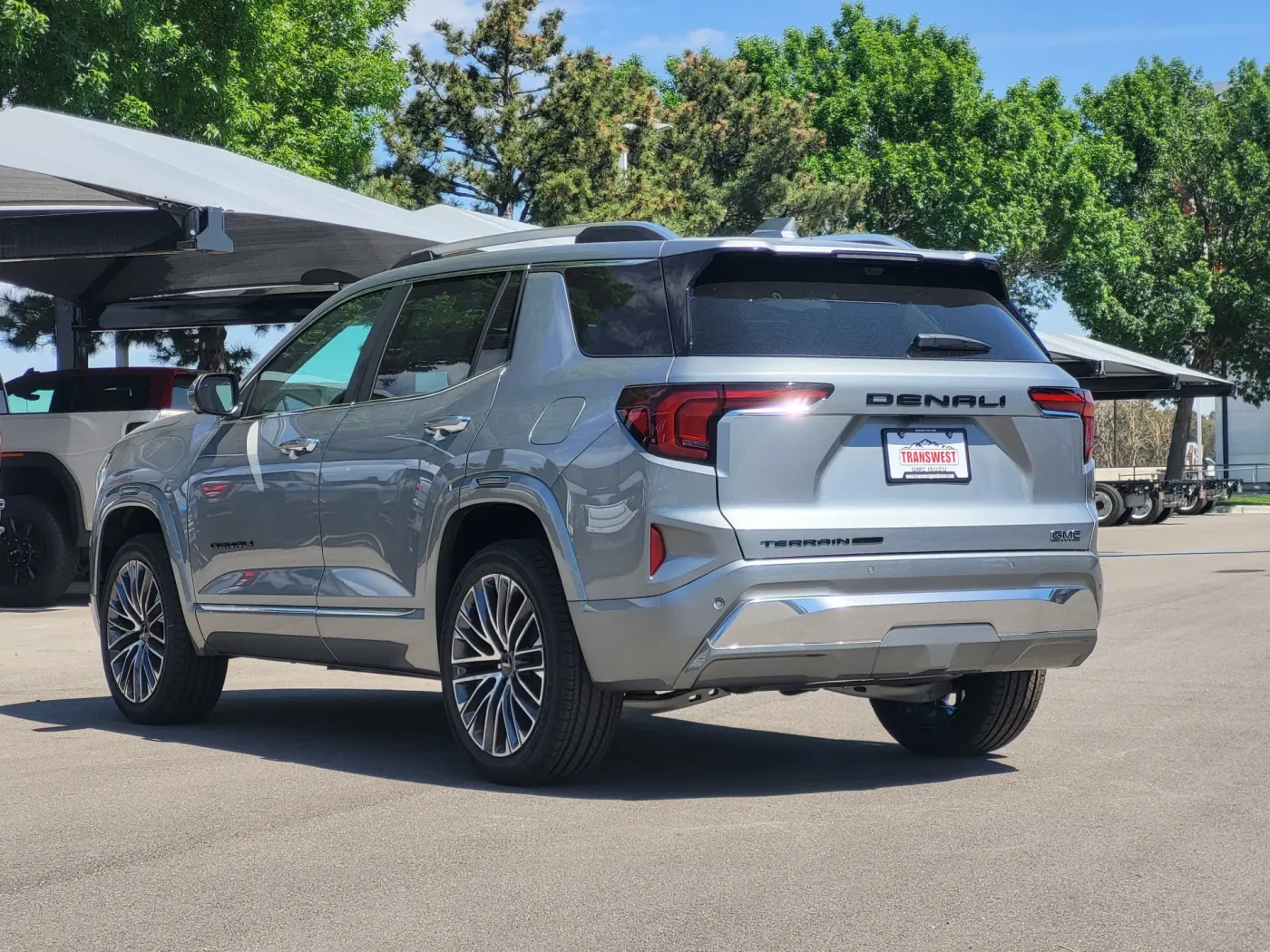 2026 GMC Terrain Denali | Photo 4 of 25