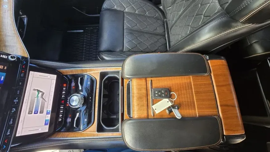 2022 Jeep Grand Wagoneer | Photo 30 of 45