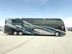 2023 Emerald Prevost H3-45 Triple Slide | Thumbnail Photo 2 of 35