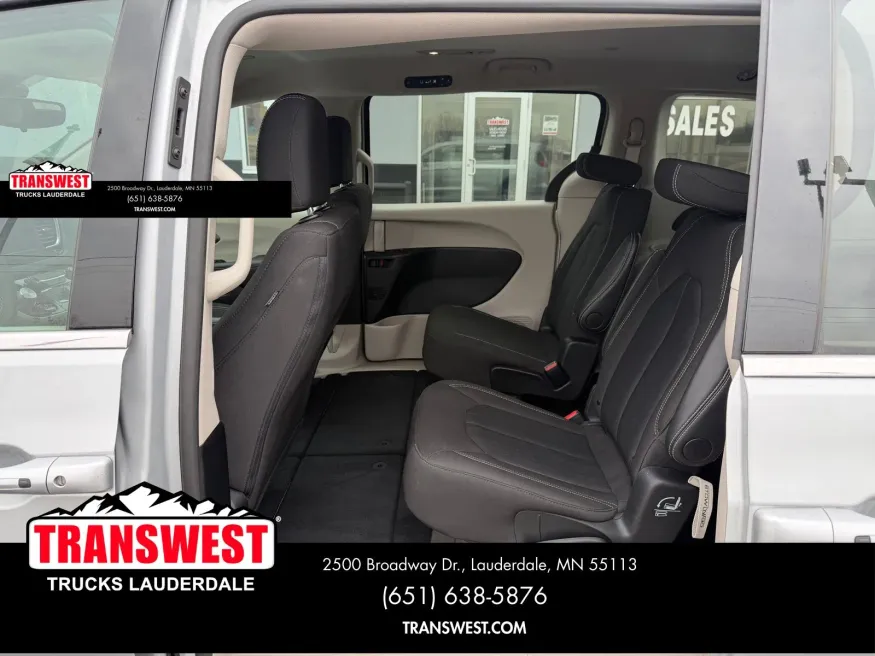 2024 Chrysler Voyager LX | Photo 15 of 23
