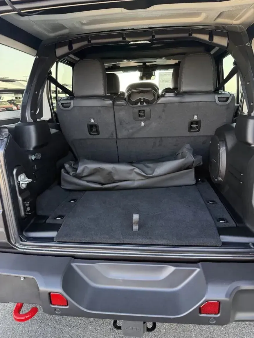 2024 Jeep Wrangler Rubicon | Photo 7 of 14