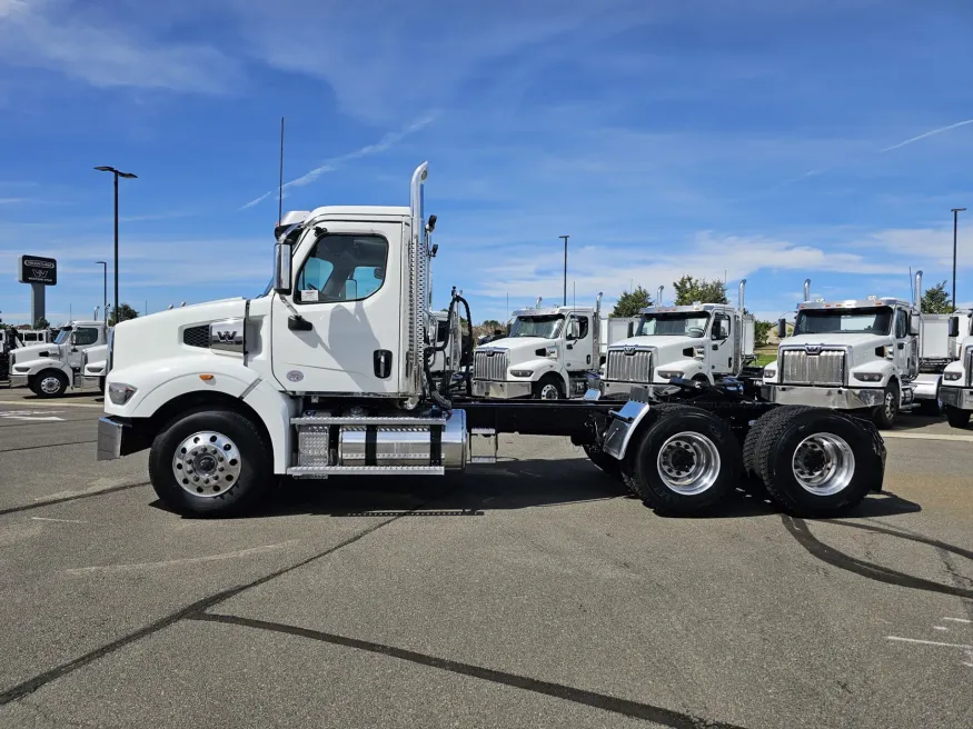 2022 Western Star 49X | Photo 4 of 17