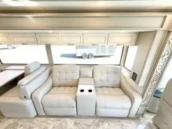 2026 Newmar Essex 4551 | Thumbnail Photo 9 of 33