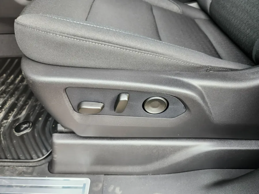 2026 GMC Sierra 1500 Elevation | Photo 17 of 23