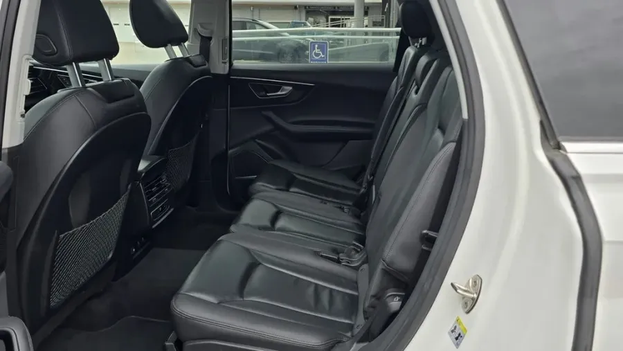 2023 Audi Q7 | Photo 31 of 34