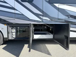 2026 Newmar Mountain Aire 4118 | Thumbnail Photo 26 of 31