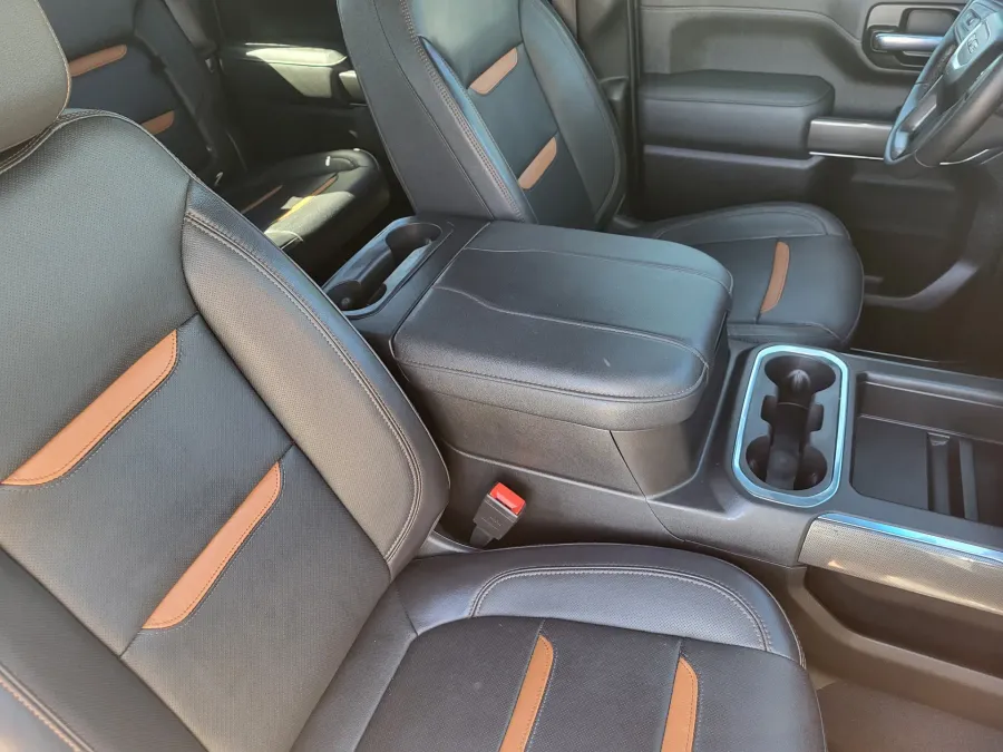 2023 GMC Sierra 2500HD AT4 | Photo 12 of 24