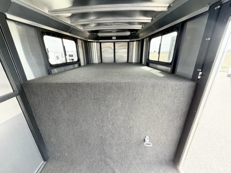 2026 Logan Coach Crossfire 3HGN | Photo 5 of 14