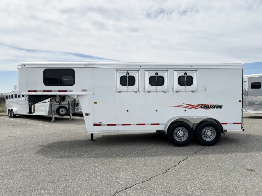2026 Logan Coach Crossfire 3HGN | Photo 12 of 14
