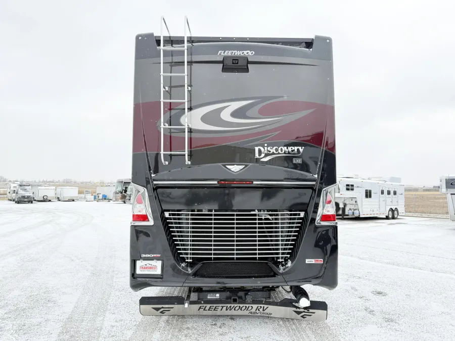 2019 Fleetwood Discovery 40M LXE | Photo 20 of 30