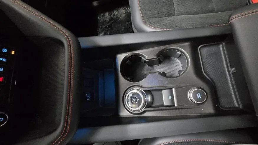 2026 Ford Explorer | Photo 25 of 33