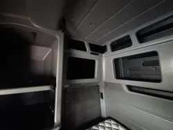 2022 Peterbilt 389 | Thumbnail Photo 18 of 20