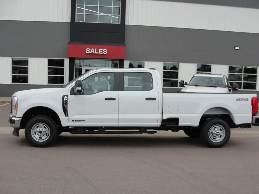 2026 Ford F-350 | Photo 2 of 16