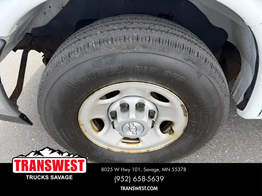 2017 Chevrolet Express 3500 Work Van | Photo 8 of 23
