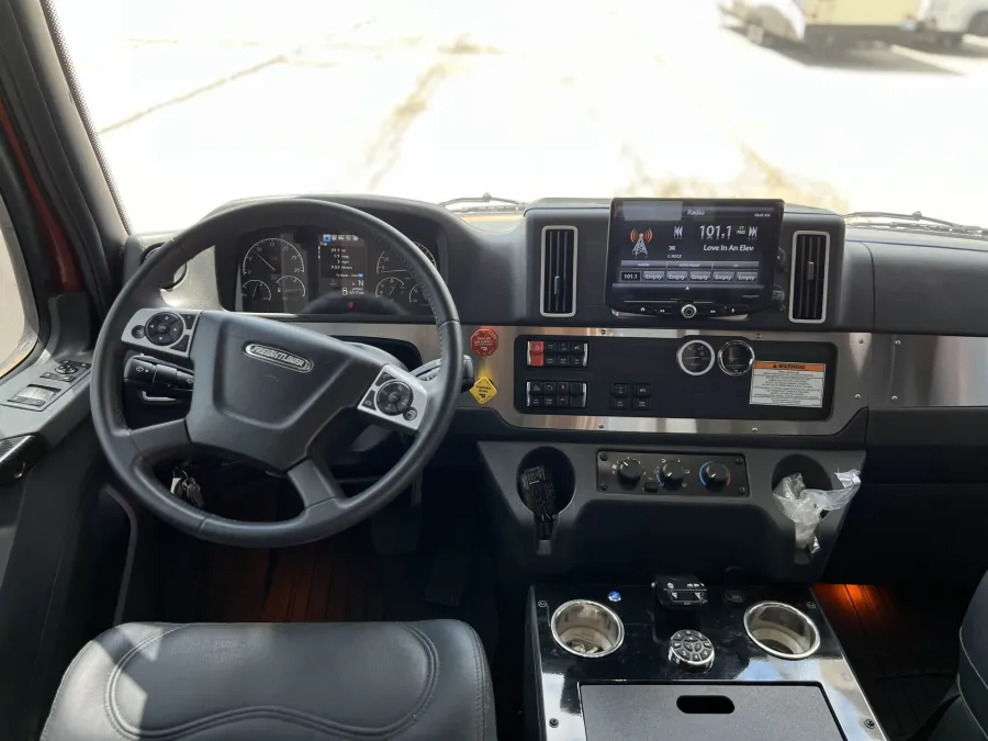 2024 Freightliner M2 106 Bolt | Photo 25 of 33