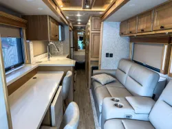 2023 Tiffin Allegro Red 33AA | Thumbnail Photo 8 of 25