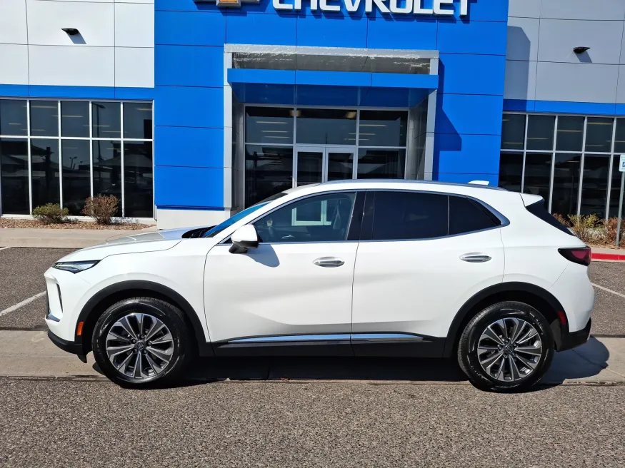 2024 Buick Envision Preferred | Photo 1 of 20