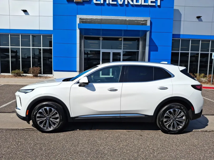 2024 Buick Envision Preferred | Photo 1 of 20