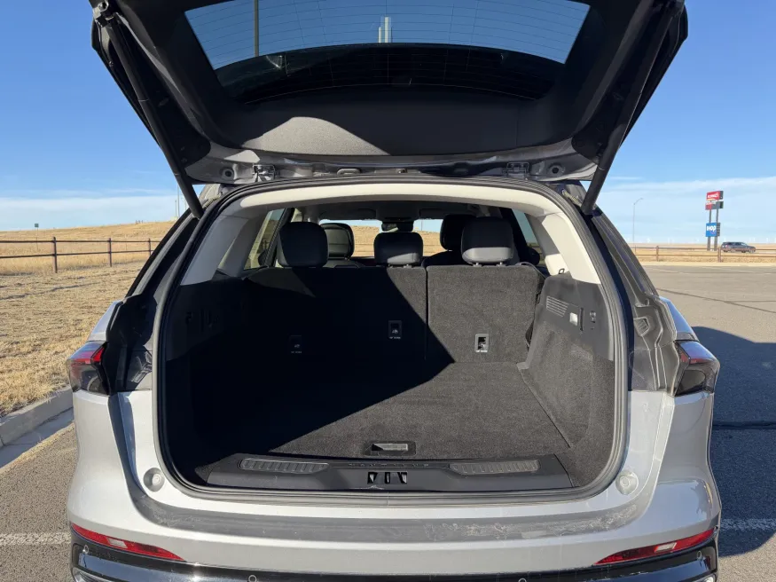 2024 Lincoln Nautilus Reserve | Photo 8 of 22