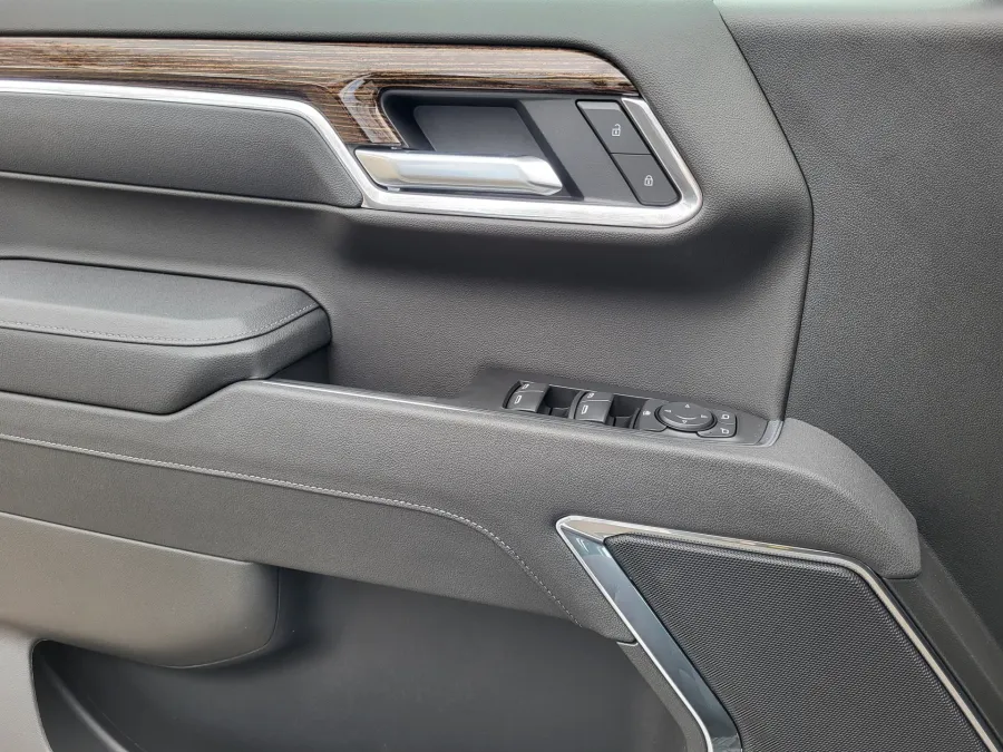 2026 GMC Sierra 1500 Elevation | Photo 18 of 23