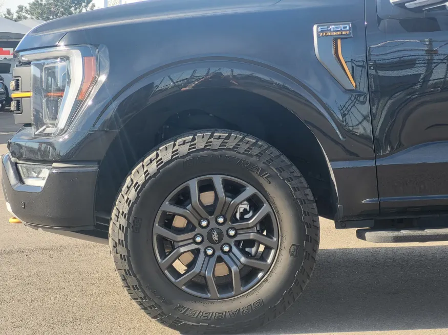2023 Ford F-150 XL | Photo 8 of 26