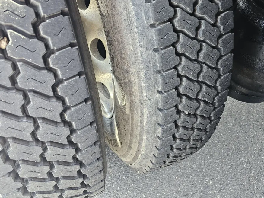 2019 Peterbilt 367 | Photo 14 of 19