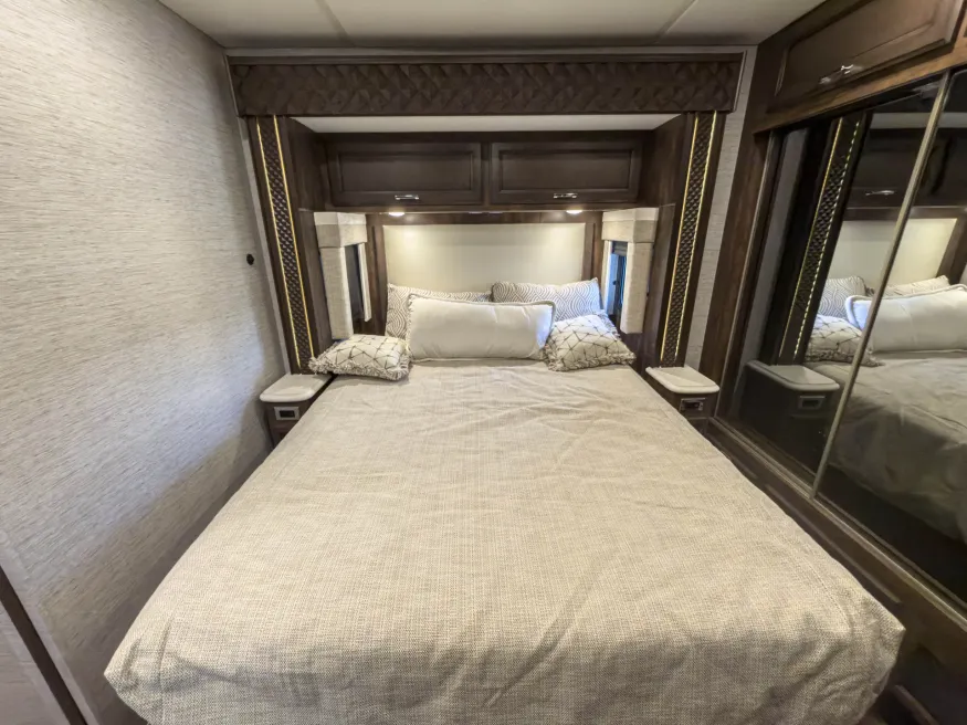 2023 Newmar Bay Star 3408 | Photo 24 of 38