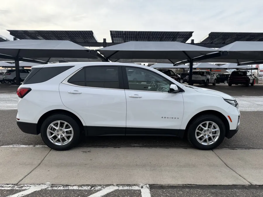 2022 Chevrolet Equinox LT | Photo 12 of 18