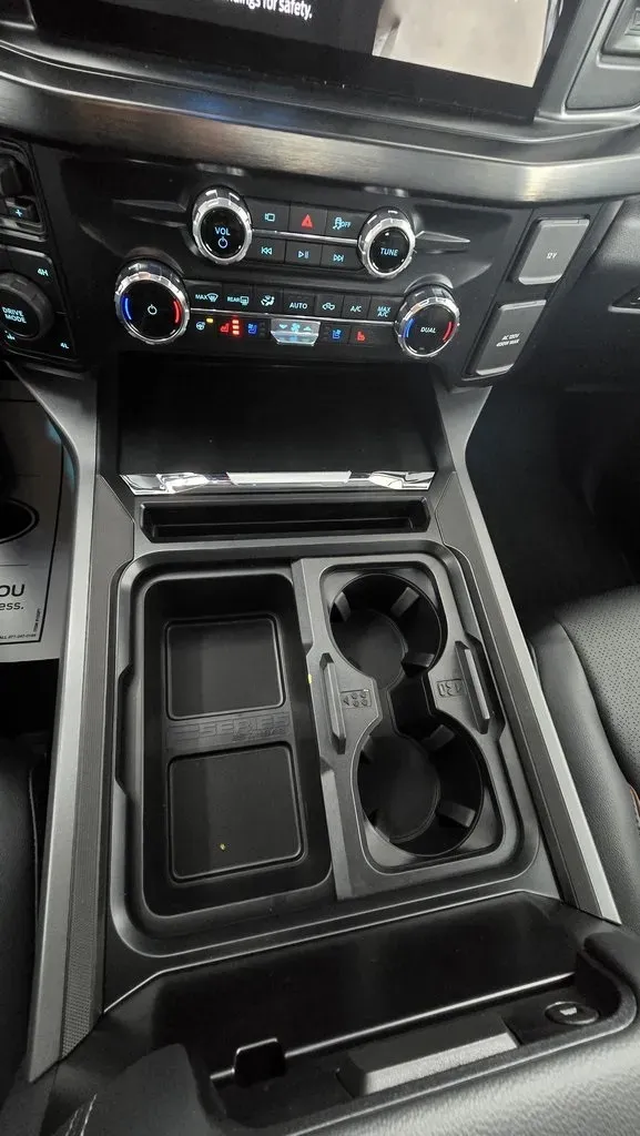 2026 Ford Super Duty F-350 | Photo 23 of 32