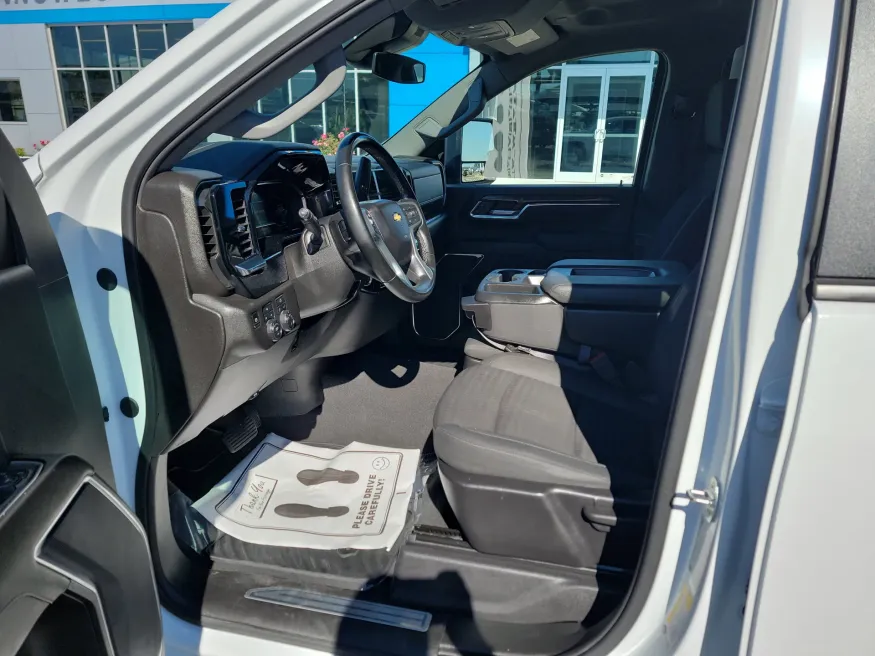 2024 Chevrolet Silverado 2500HD LT | Photo 10 of 18