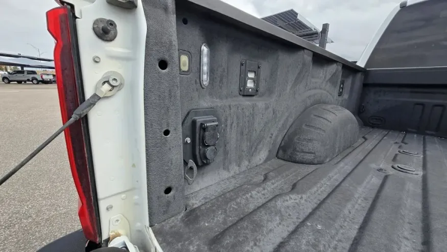 2024 Ford F-250 | Photo 12 of 38