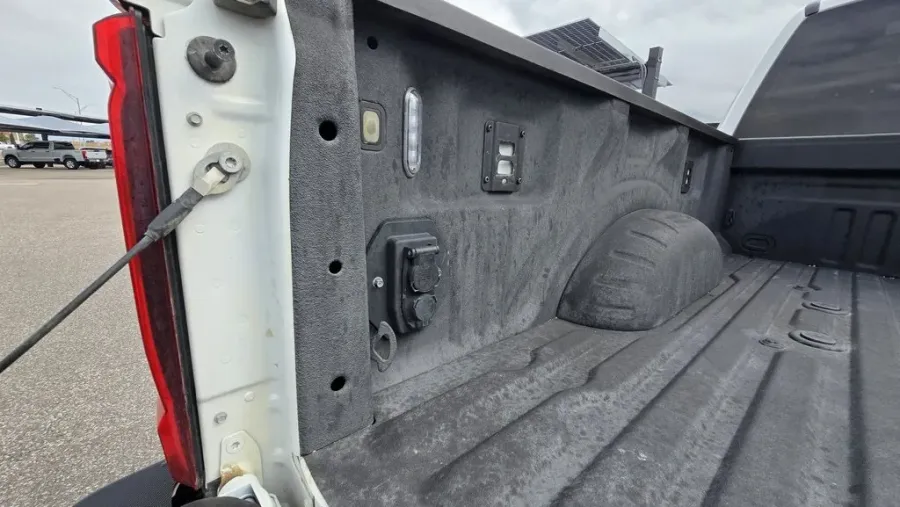 2024 Ford F-250 | Photo 12 of 38