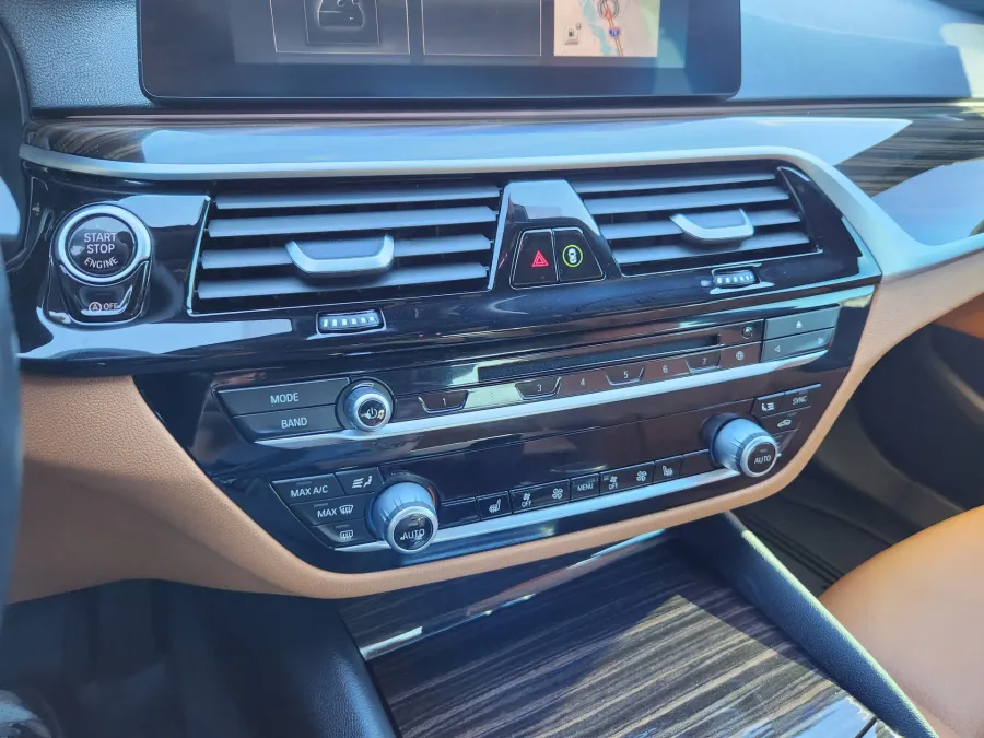 2019 BMW 5 Series 530i xDrive | Photo 25 of 29