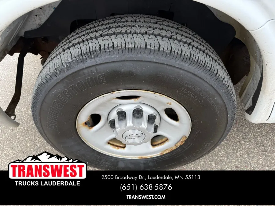 2015 Chevrolet Express 2500 Work Van | Photo 18 of 21