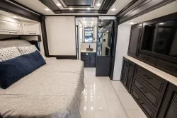 2026 Newmar Summit Aire 4505 | Thumbnail Photo 20 of 27