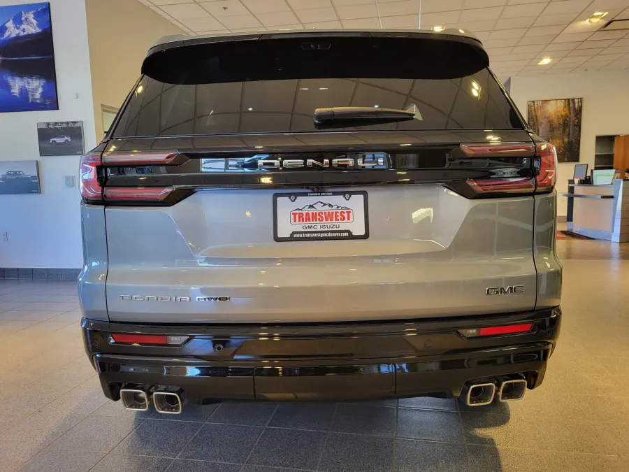 2026 GMC Acadia Denali Ultimate | Photo 5 of 26