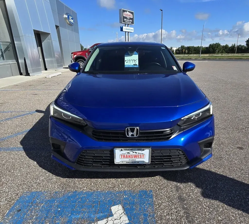 2022 Honda Civic | Photo 2 of 28