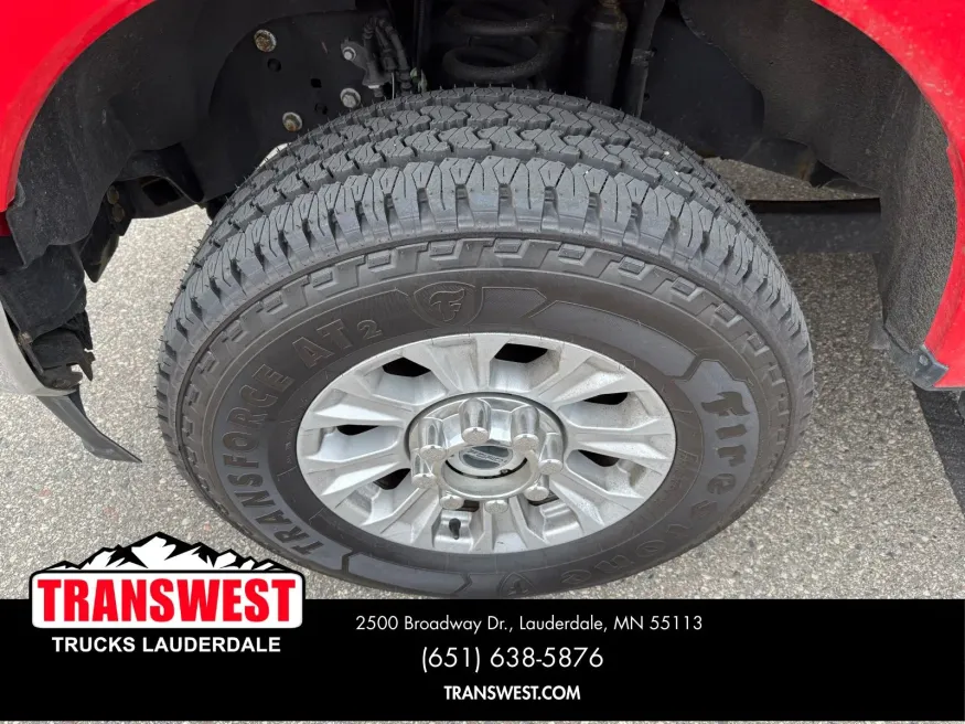 2022 Ford Super Duty F-350 XLT | Photo 18 of 21