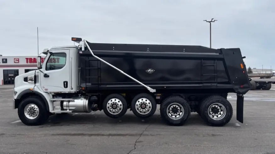 2027 Western Star 47X | Photo 8 of 12