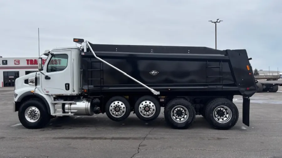 2027 Western Star 47X | Photo 8 of 12