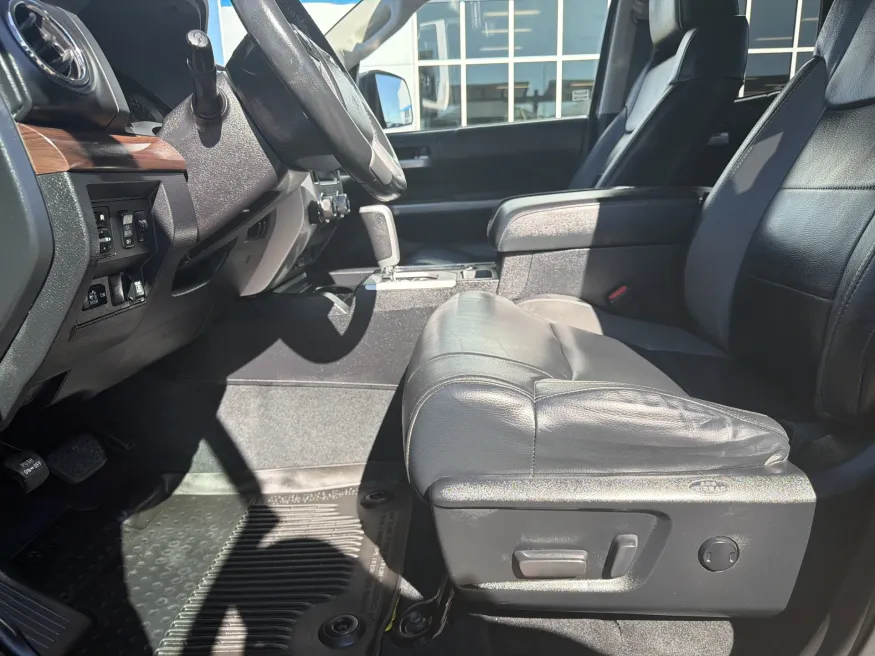 2021 Toyota Tundra 4WD Limited | Photo 13 of 19