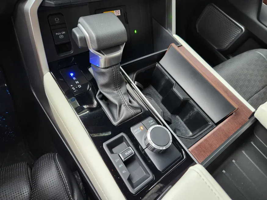 2024 Toyota Tundra 4WD Capstone Hybrid | Photo 27 of 30