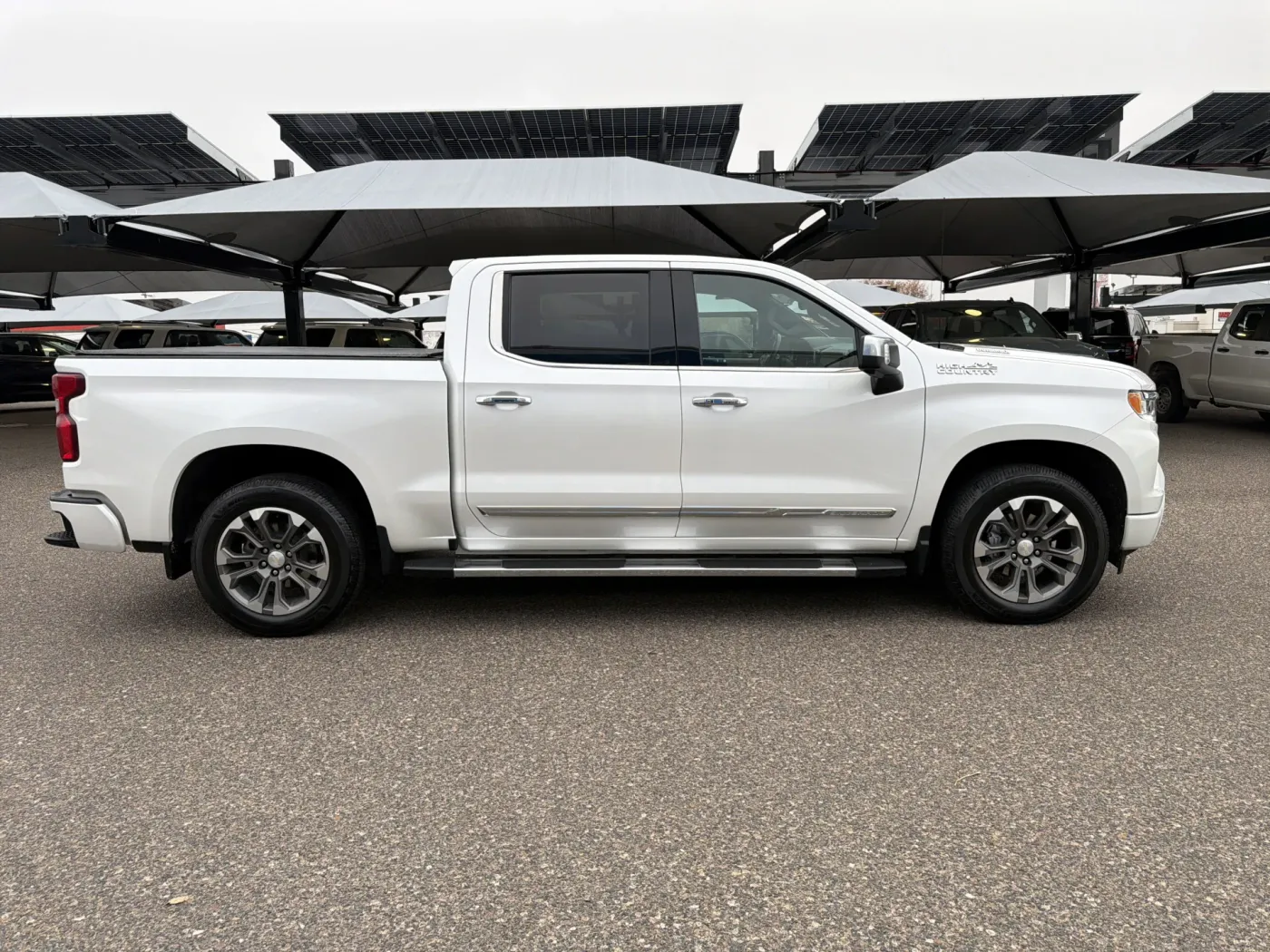 2024 Chevrolet Silverado 1500 High Country | Photo 5 of 19