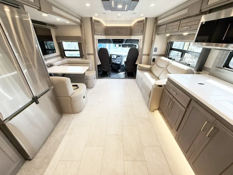 2026 Renegade Explorer 40EBH | Photo 5 of 31