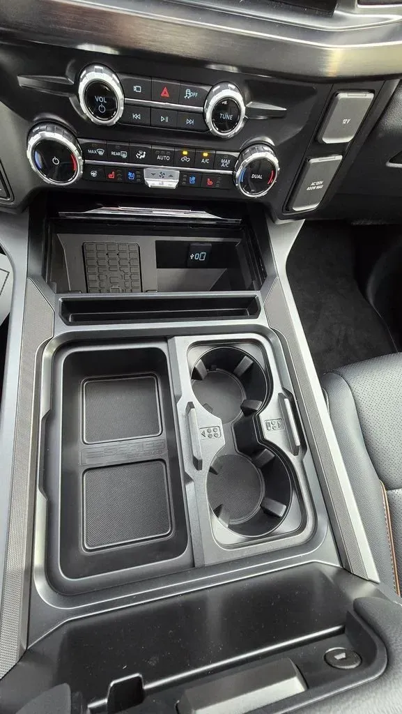 2026 Ford Super Duty F-350 | Photo 27 of 36