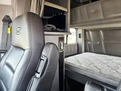 2024 Peterbilt 389 | Thumbnail Photo 11 of 15