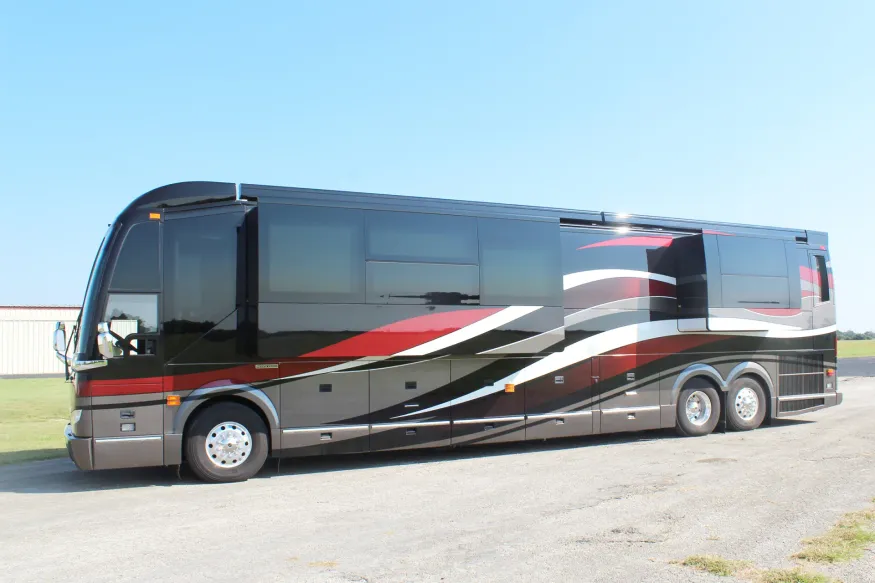 2023 Emerald Prevost H3-45 Triple Slide | Photo 19 of 22